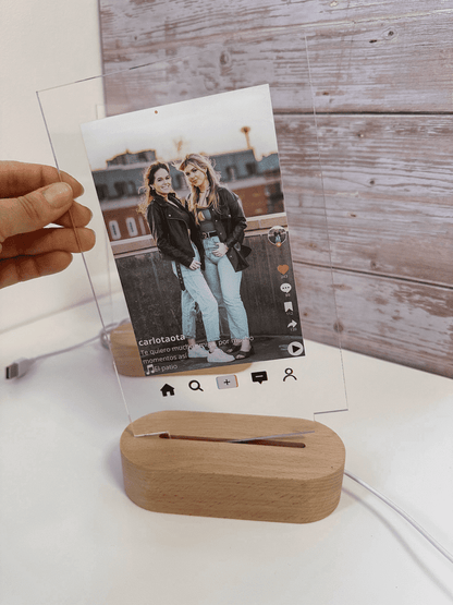 Lámpara personalizada estilo TikTok con base de luz